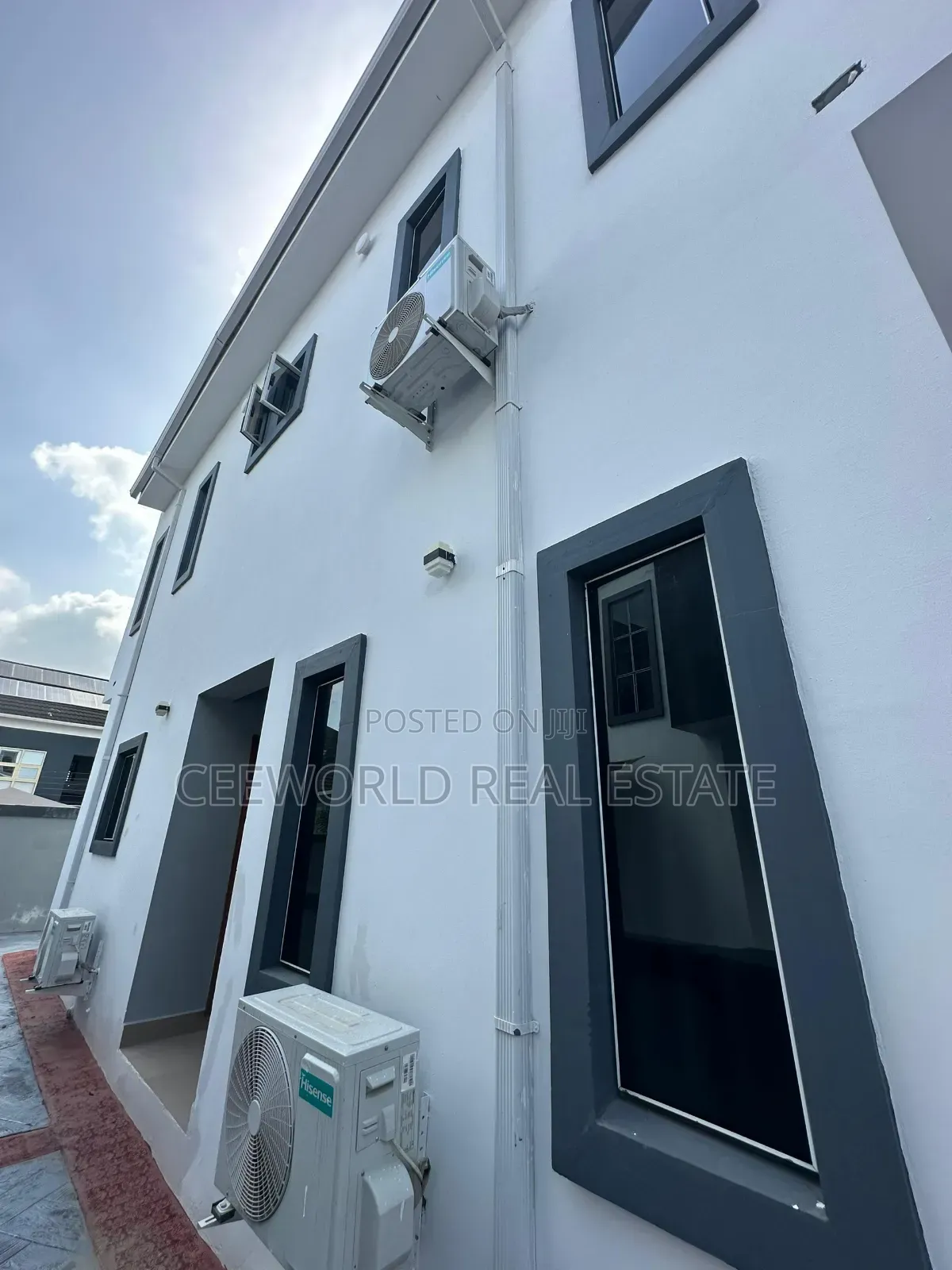 5bdrm Duplex in Jericho Gra for sale