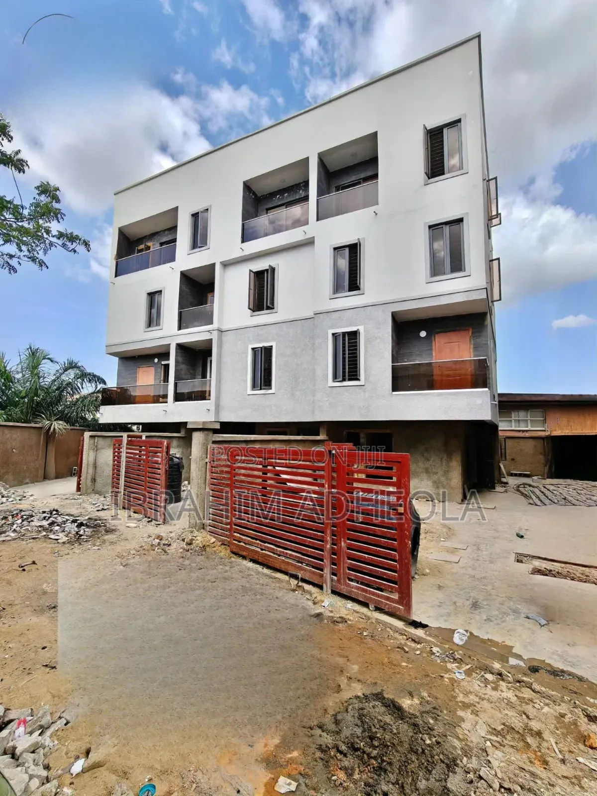 4bdrm Duplex in Maryland, Mende for sale