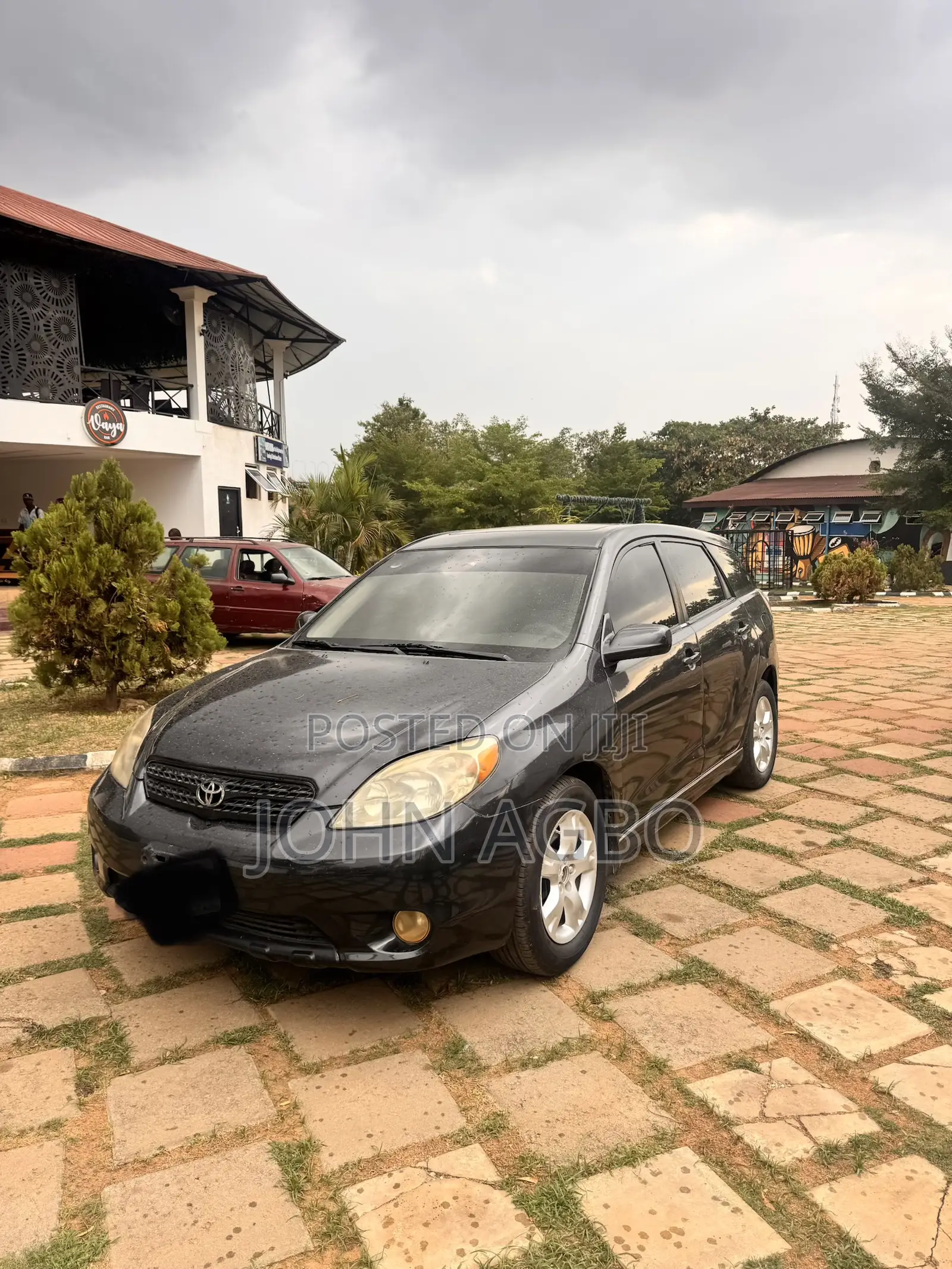 Toyota Matrix Hatchback FWD (1.8L 4cyl 5M) 2006 Gray