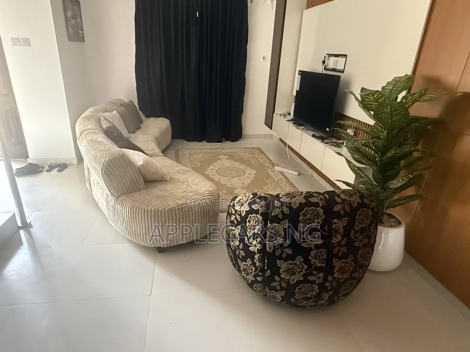 6 Seater and 1 Seater Chair