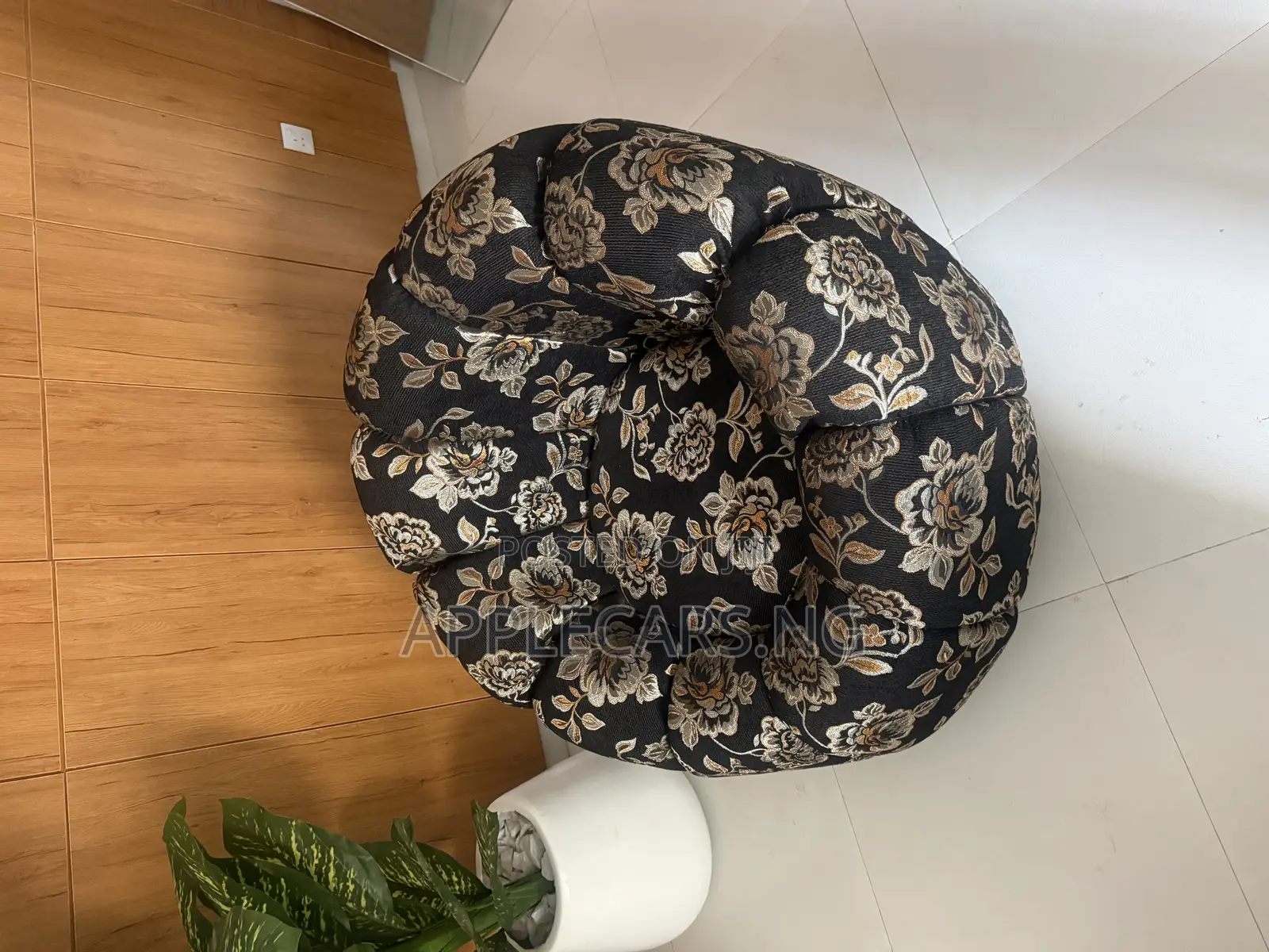 6 Seater and 1 Seater Chair
