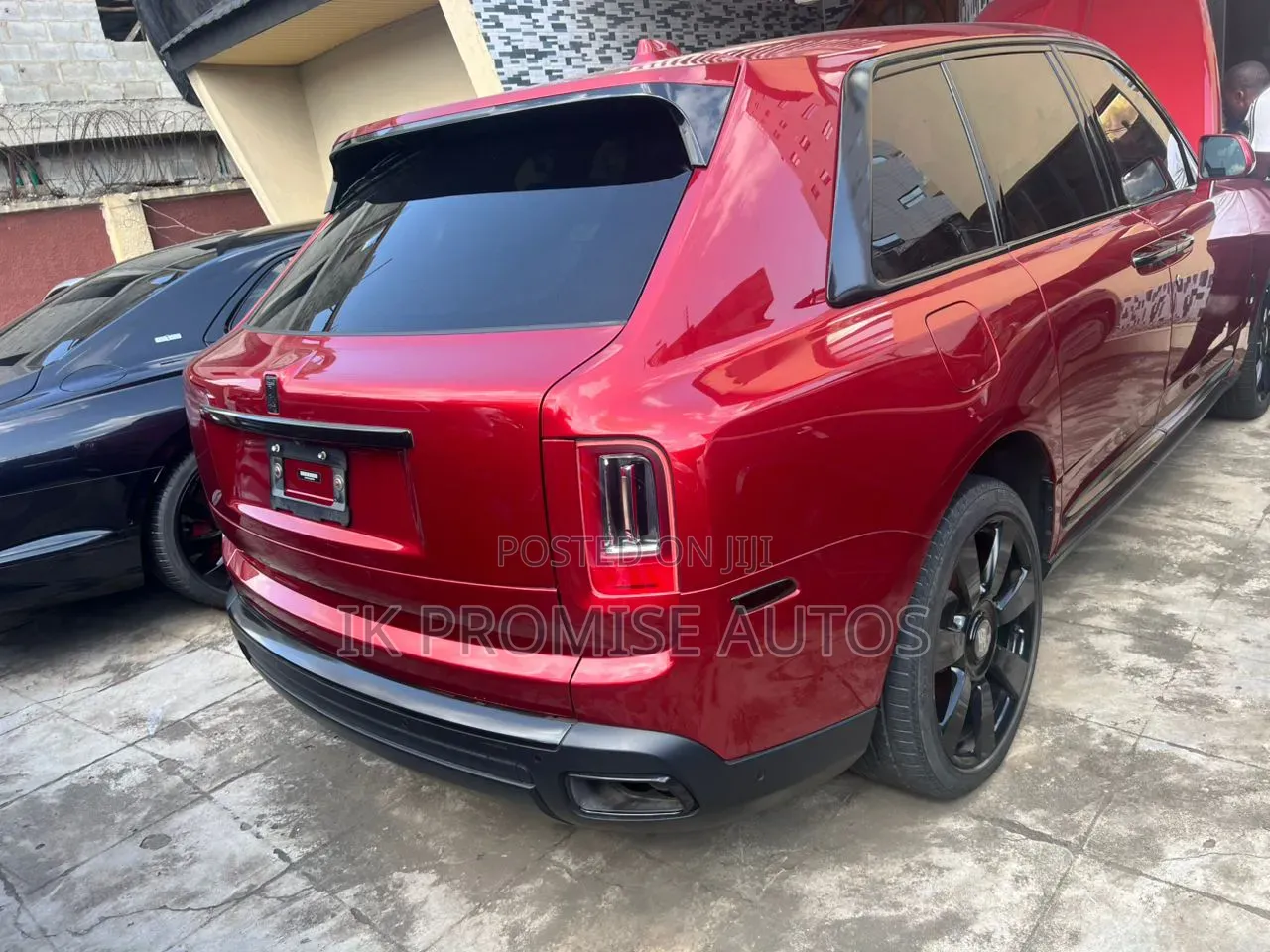 Rolls-Royce Cullinan Base 2021 Red