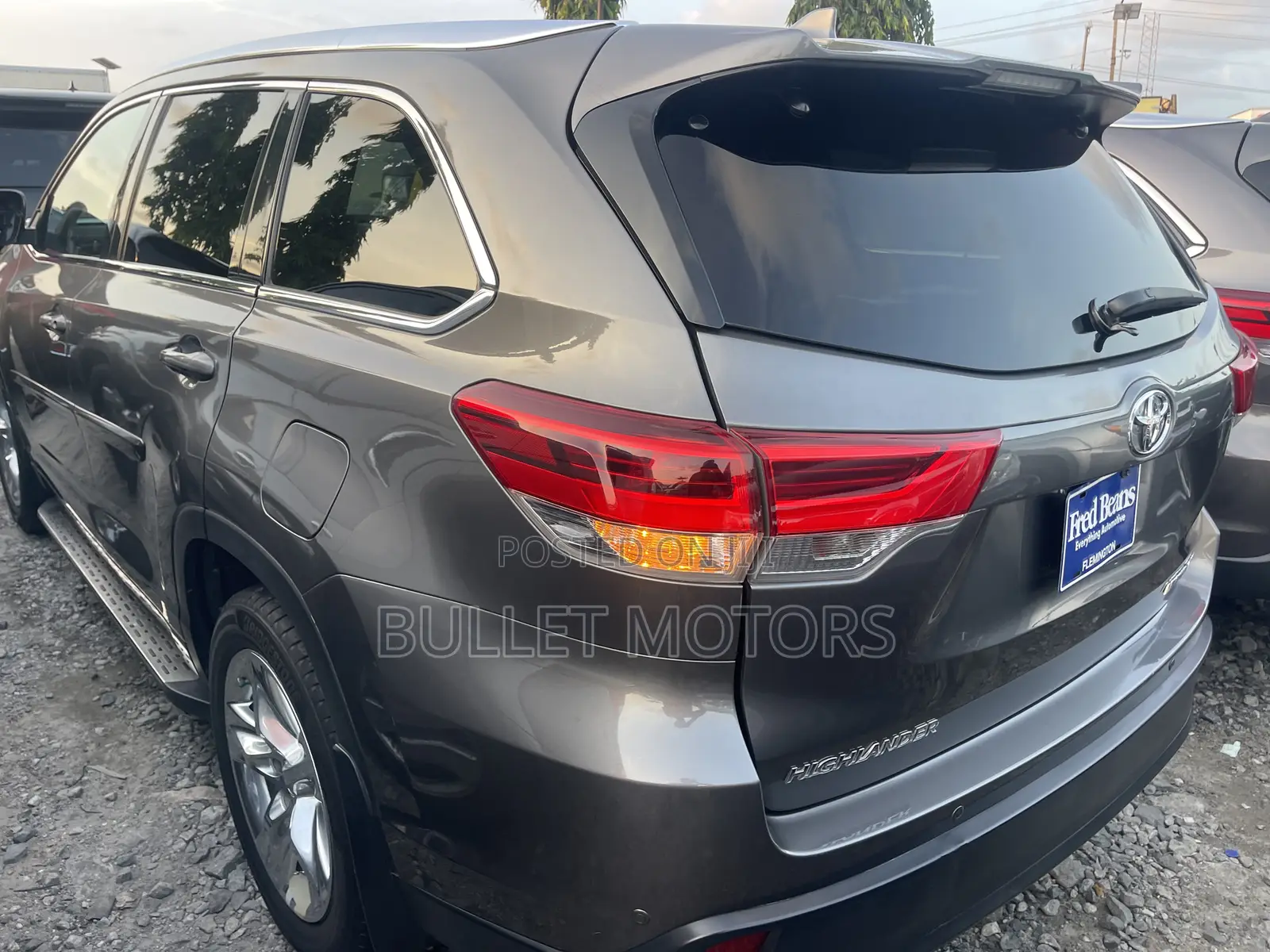 Toyota Highlander Limited 4dr SUV AWD (3.5L 6cyl 6A) 2015 Gray