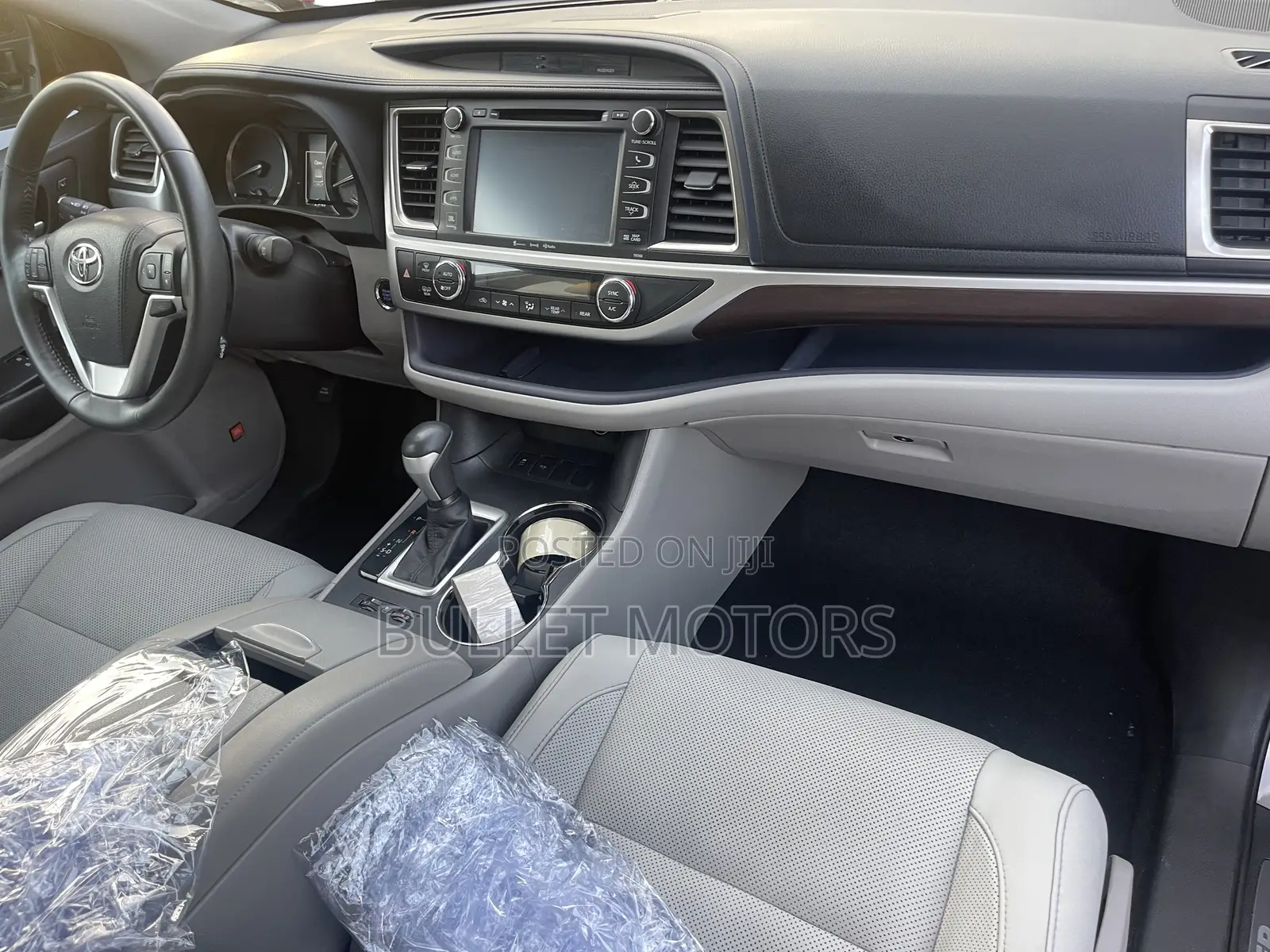 Toyota Highlander Limited 4x4 V6 (3.5L 6cyl 8A) 2017 Gray