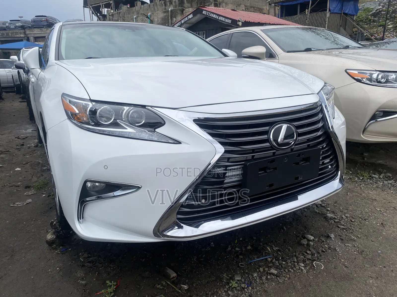 Lexus ES 350 FWD 2013 White