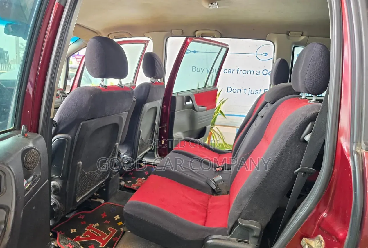 Opel Zafira 1999 Red
