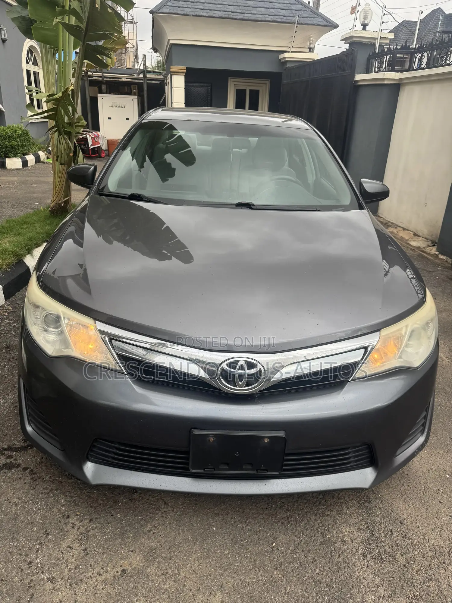 Toyota Camry LE 4dr Sedan (2.5L 4cyl 6A) 2013 Gray