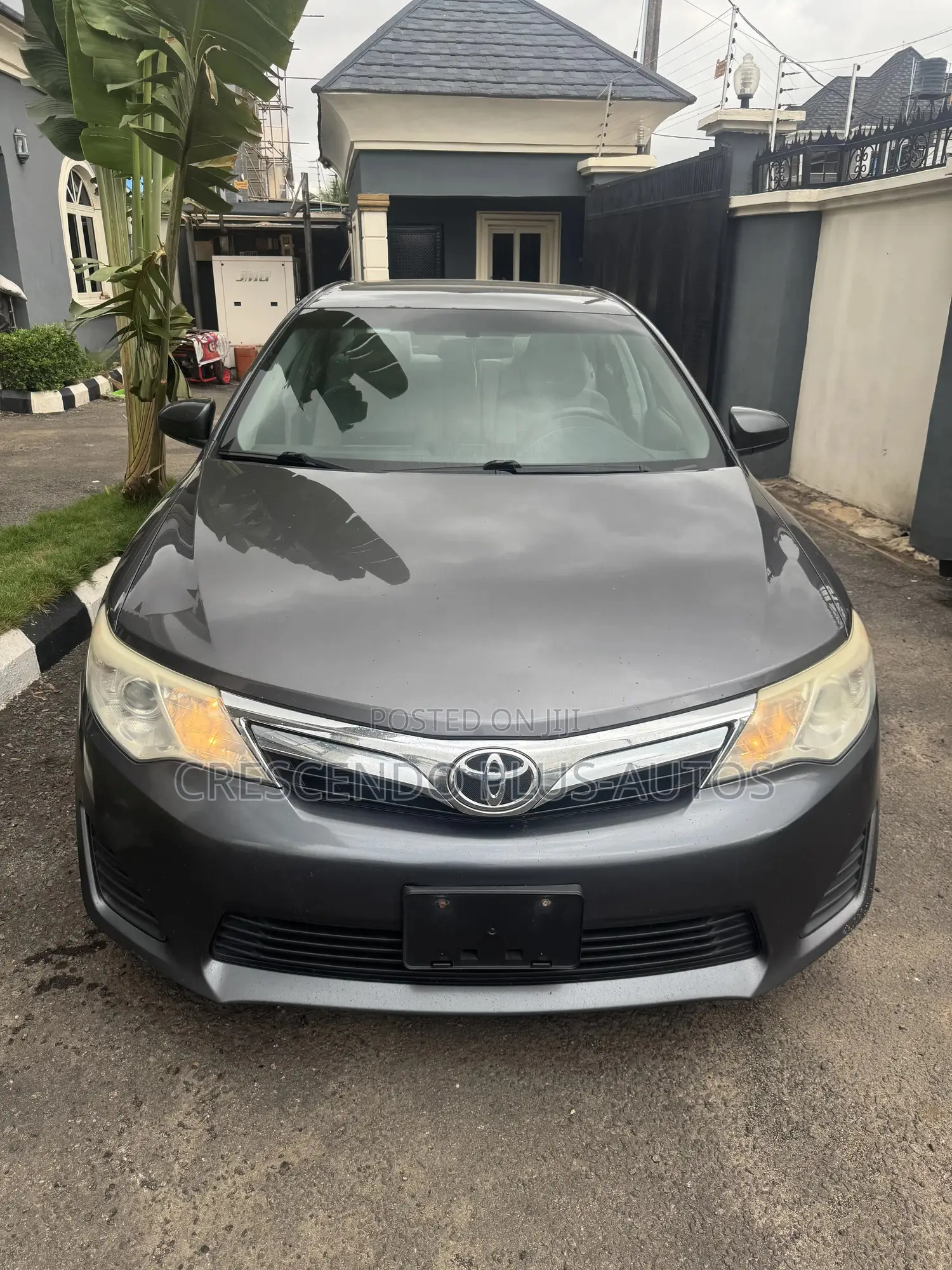 Toyota Camry LE 4dr Sedan (2.5L 4cyl 6A) 2013 Gray