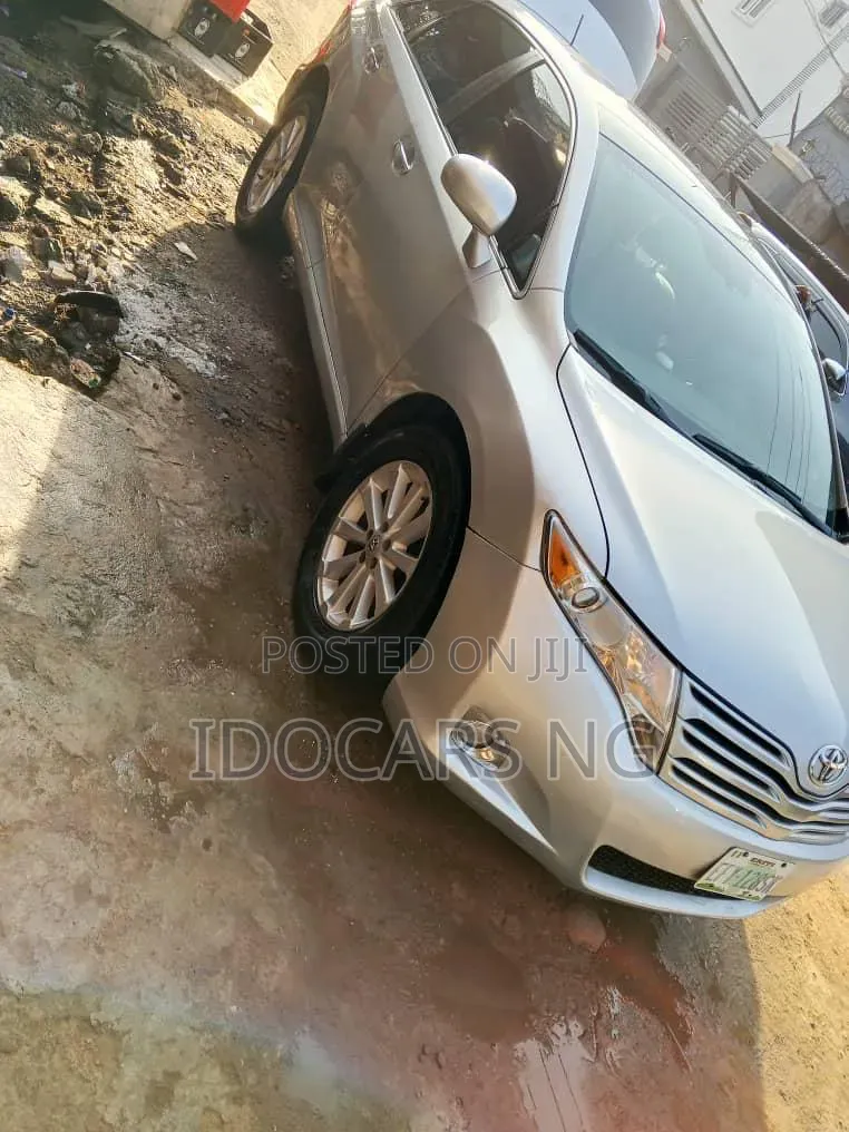 Toyota Venza AWD 2012 Silver