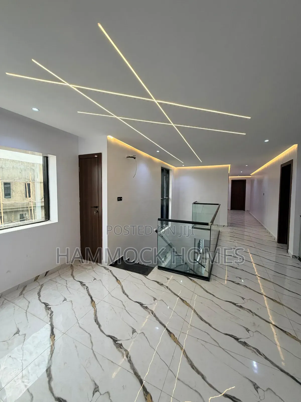 5bdrm Penthouse in Engineer Lere Adigun, Basorun for sale