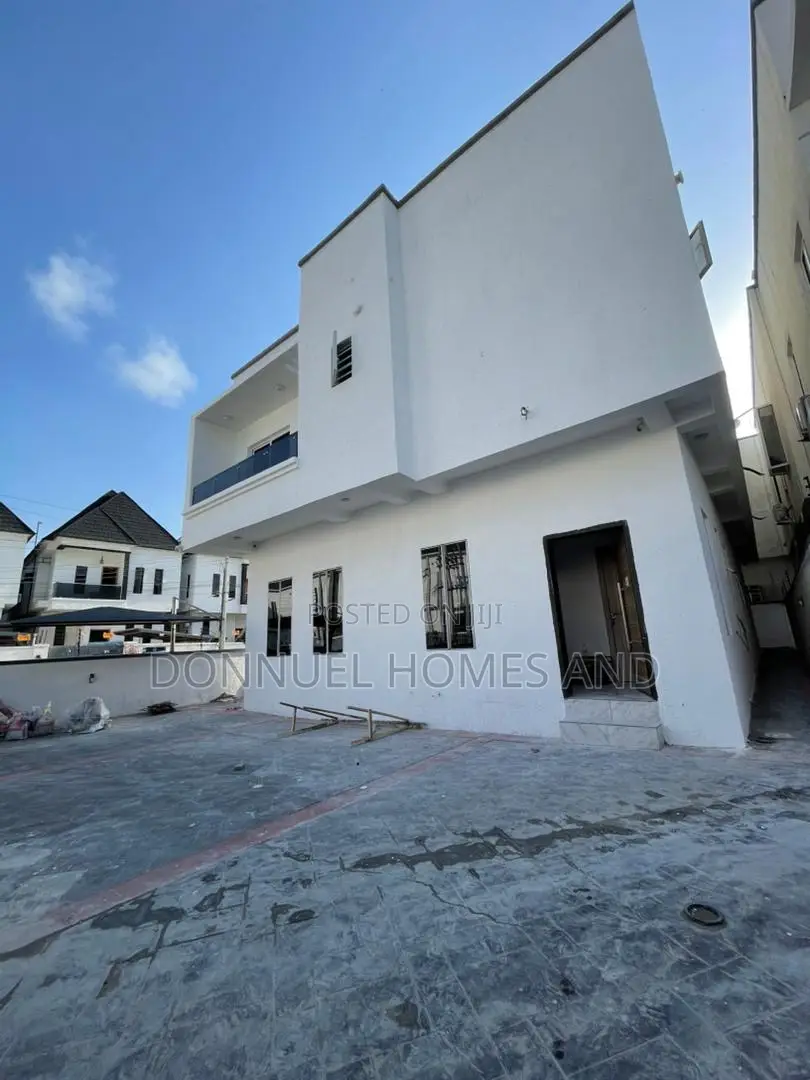 5bdrm Duplex in Ikota for rent