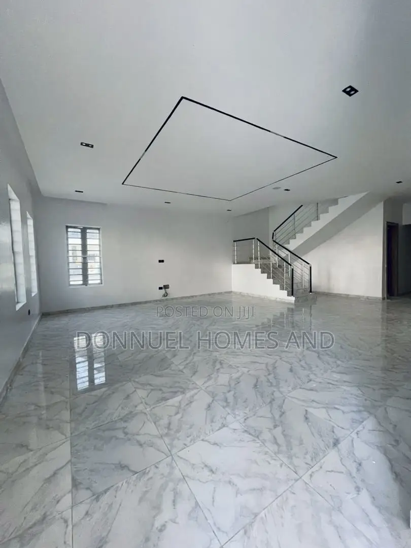 5bdrm Duplex in Ikota for rent