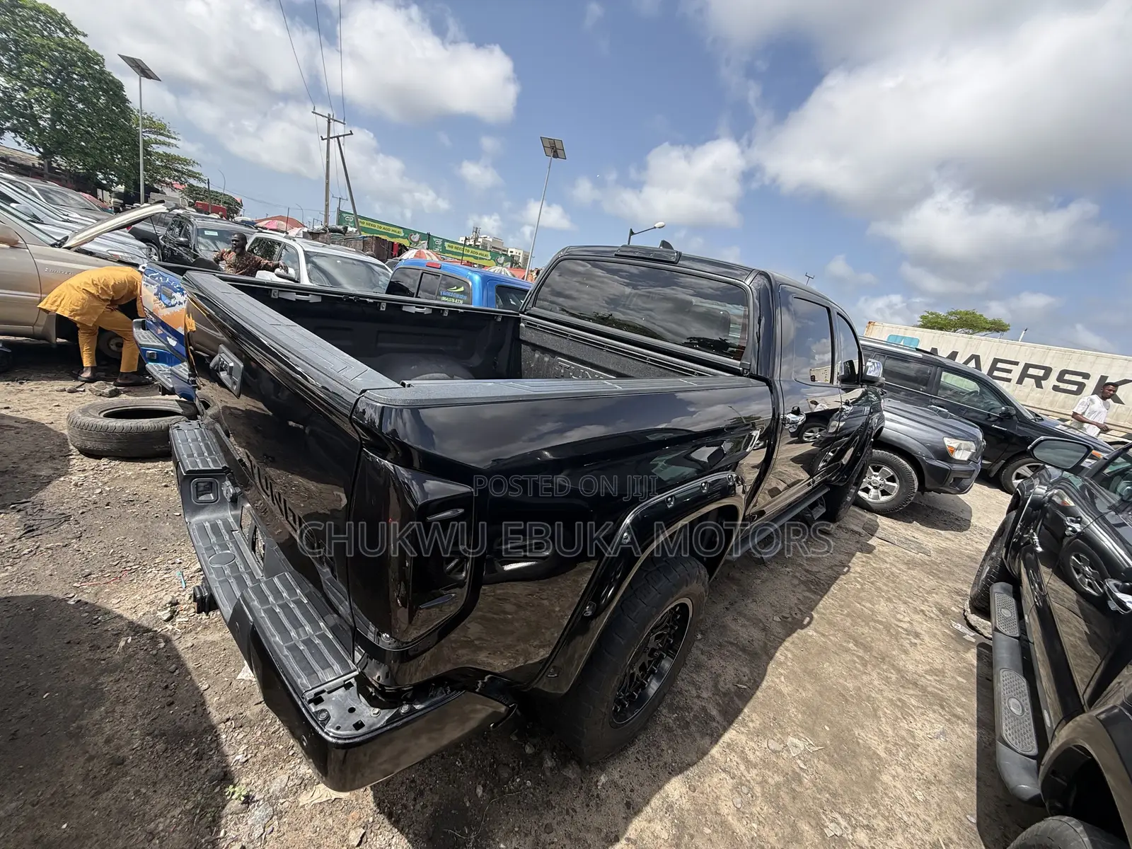 Toyota Tundra Platinum 5.7L V8 4x2 CrewMax 5.6 ft. box 145.7 in. WB