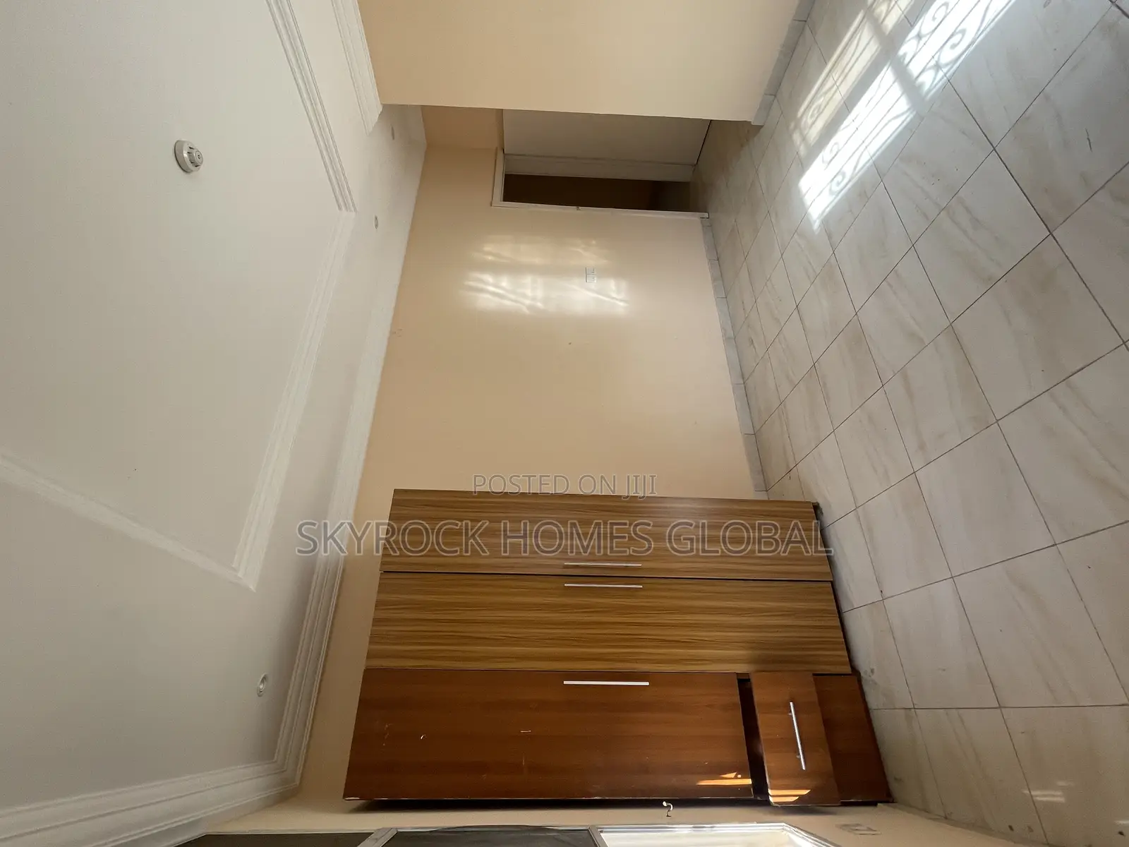 3bdrm Block of Flats in Idado for rent