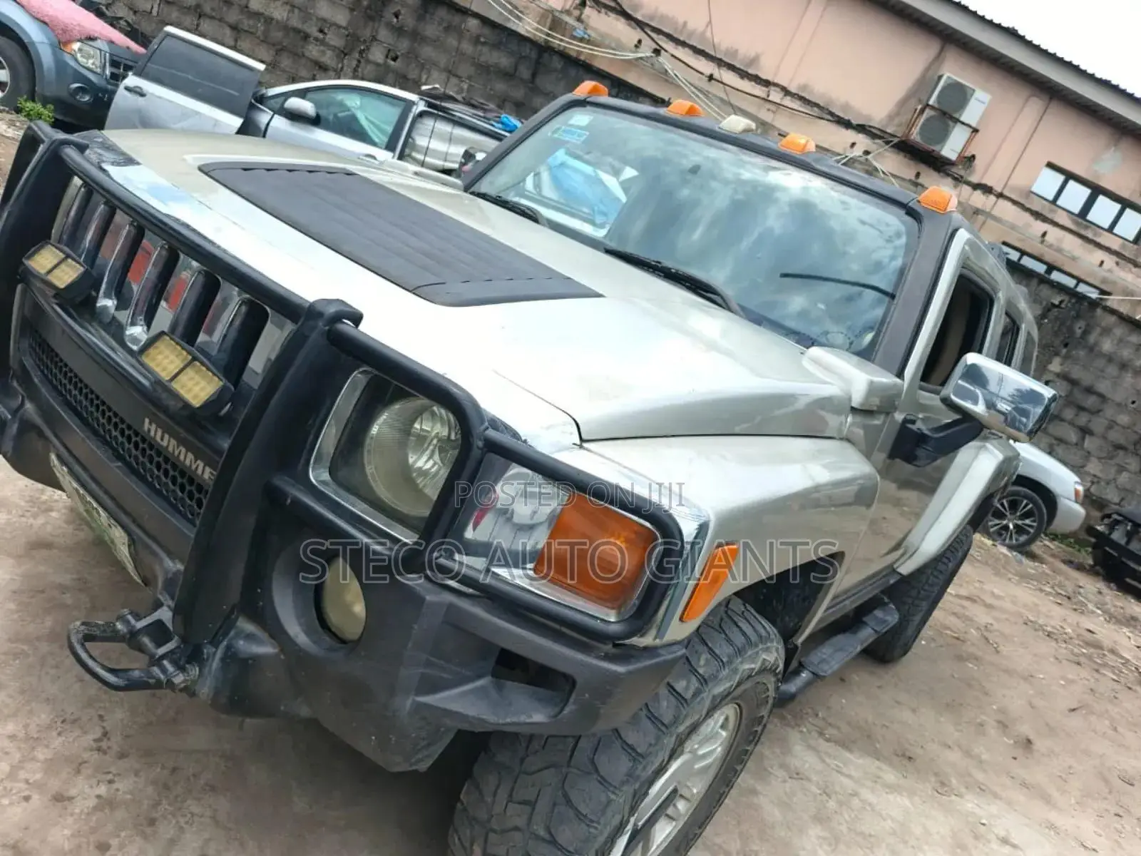 Hummer H3 2006 Gold
