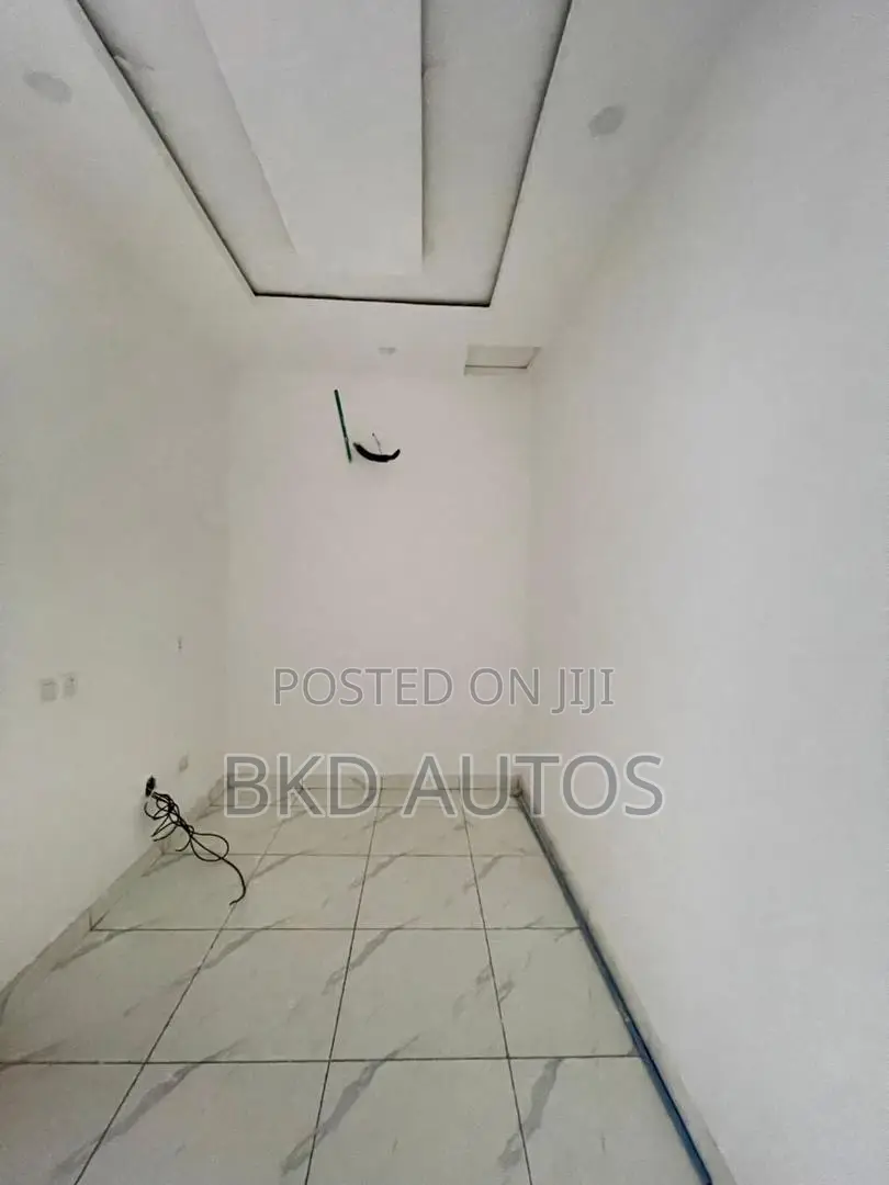4bdrm Duplex in Ologolo for sale