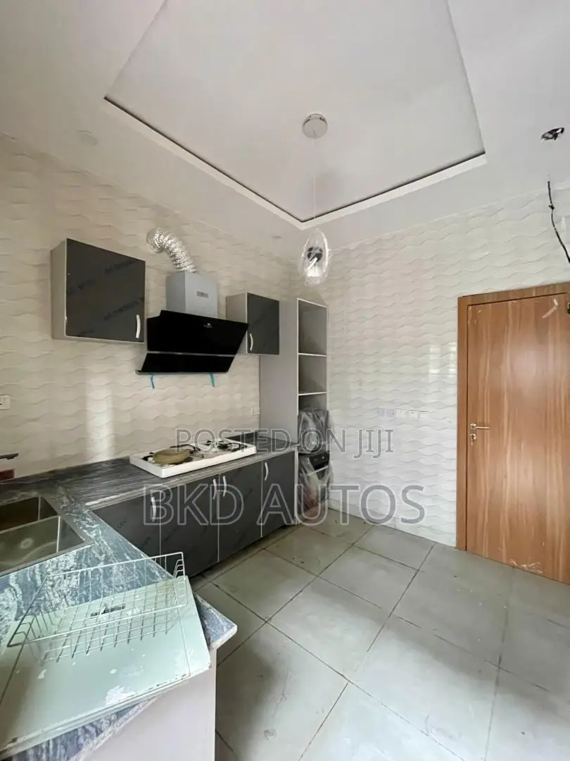4bdrm Duplex in Ologolo for sale