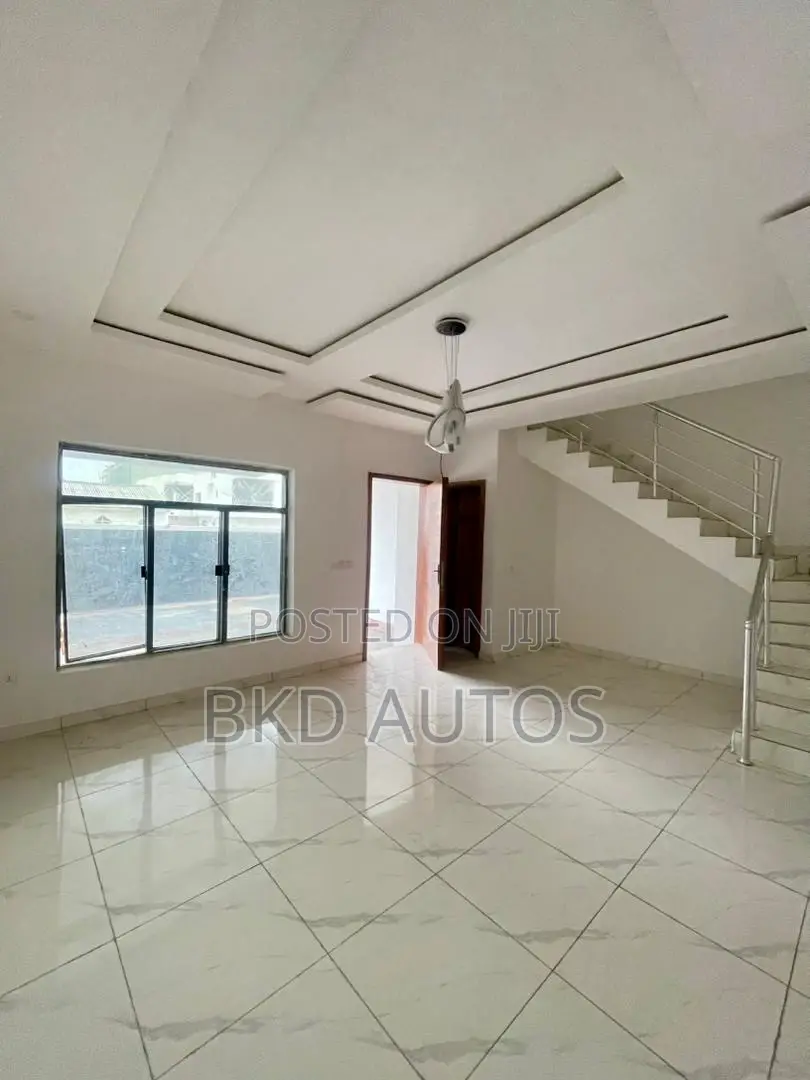 4bdrm Duplex in Ologolo for sale