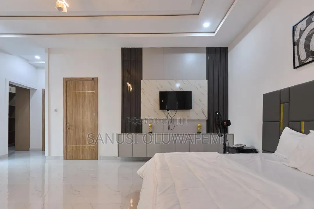Furnished 5bdrm Duplex in Omole Phase 1 for sale