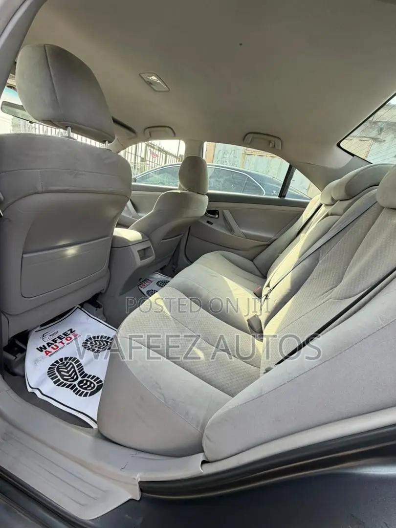 Toyota Camry LE 4dr Sedan (2.4L 4cyl 5A) 2008 Silver