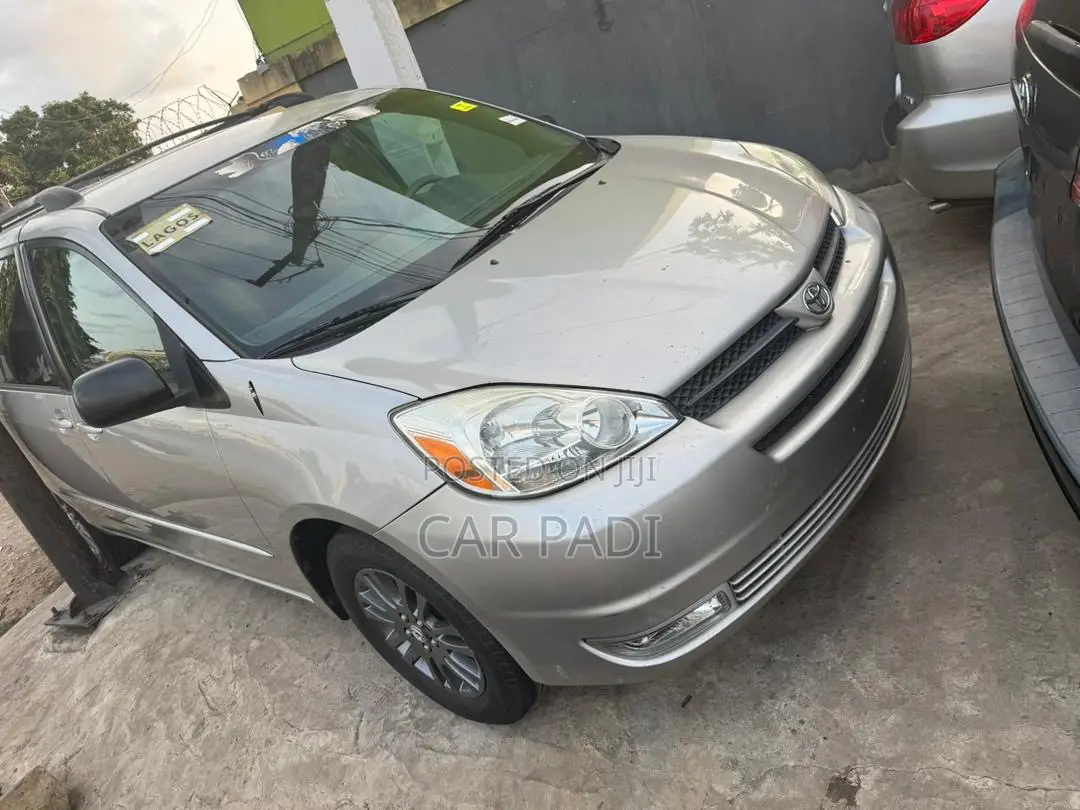 Toyota Sienna 2005 Green