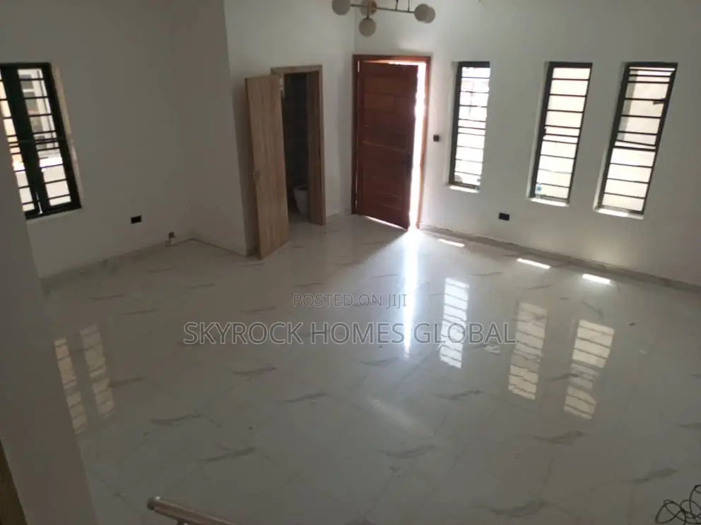 4bdrm Duplex in Idado for rent