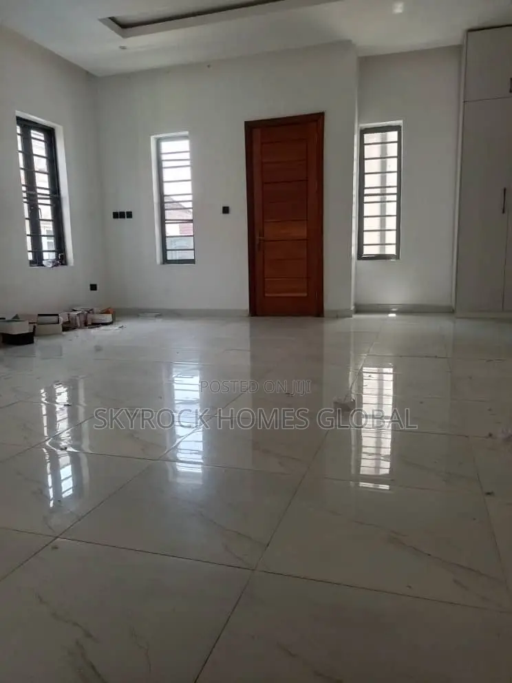 4bdrm Duplex in Idado for rent