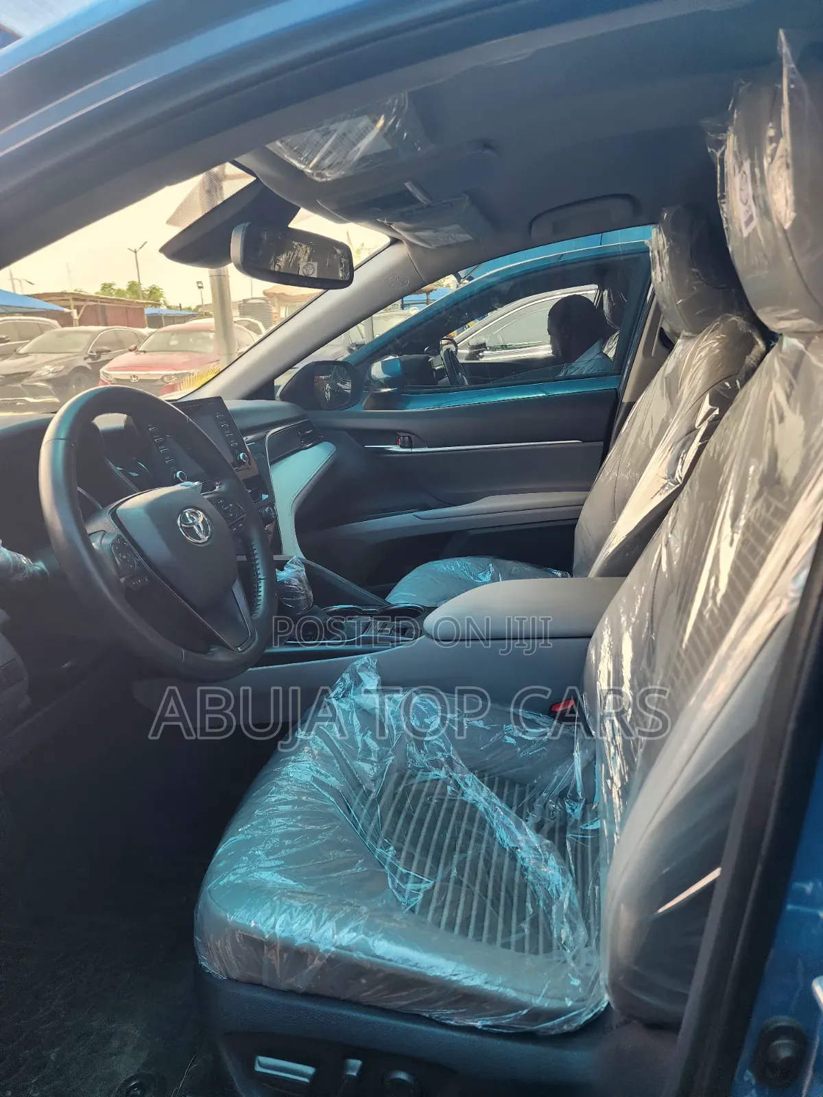 Toyota Camry SE 2025 Blue