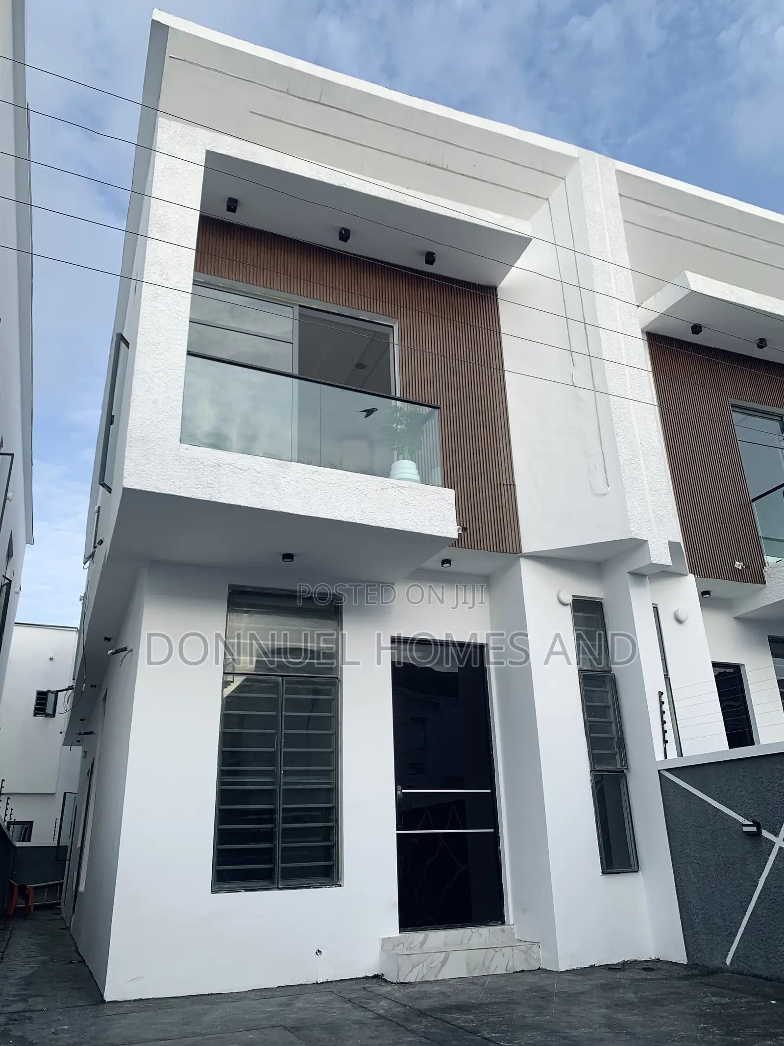 4bdrm Duplex in Ikota for sale