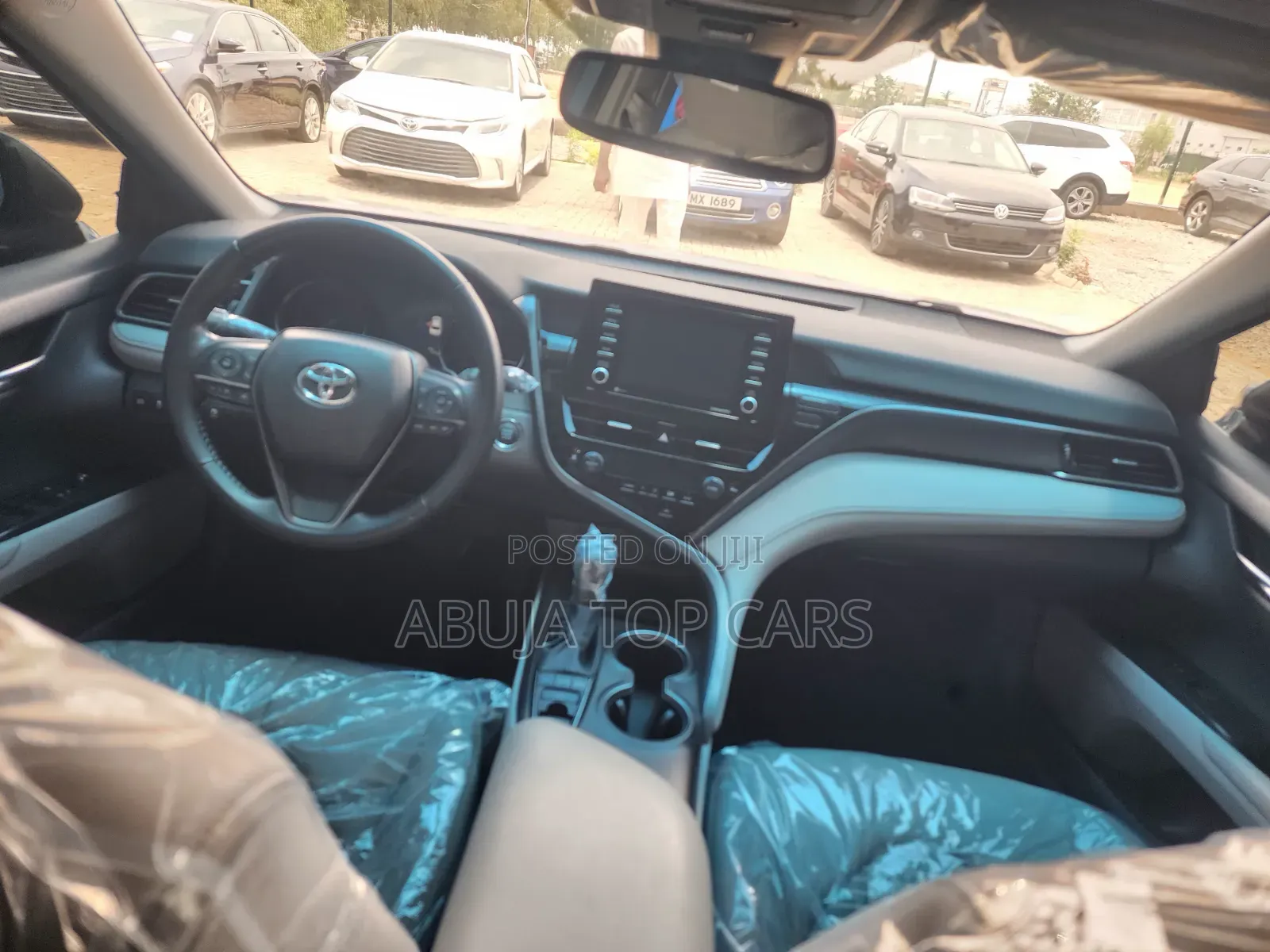 Toyota Camry SE 2025 Blue