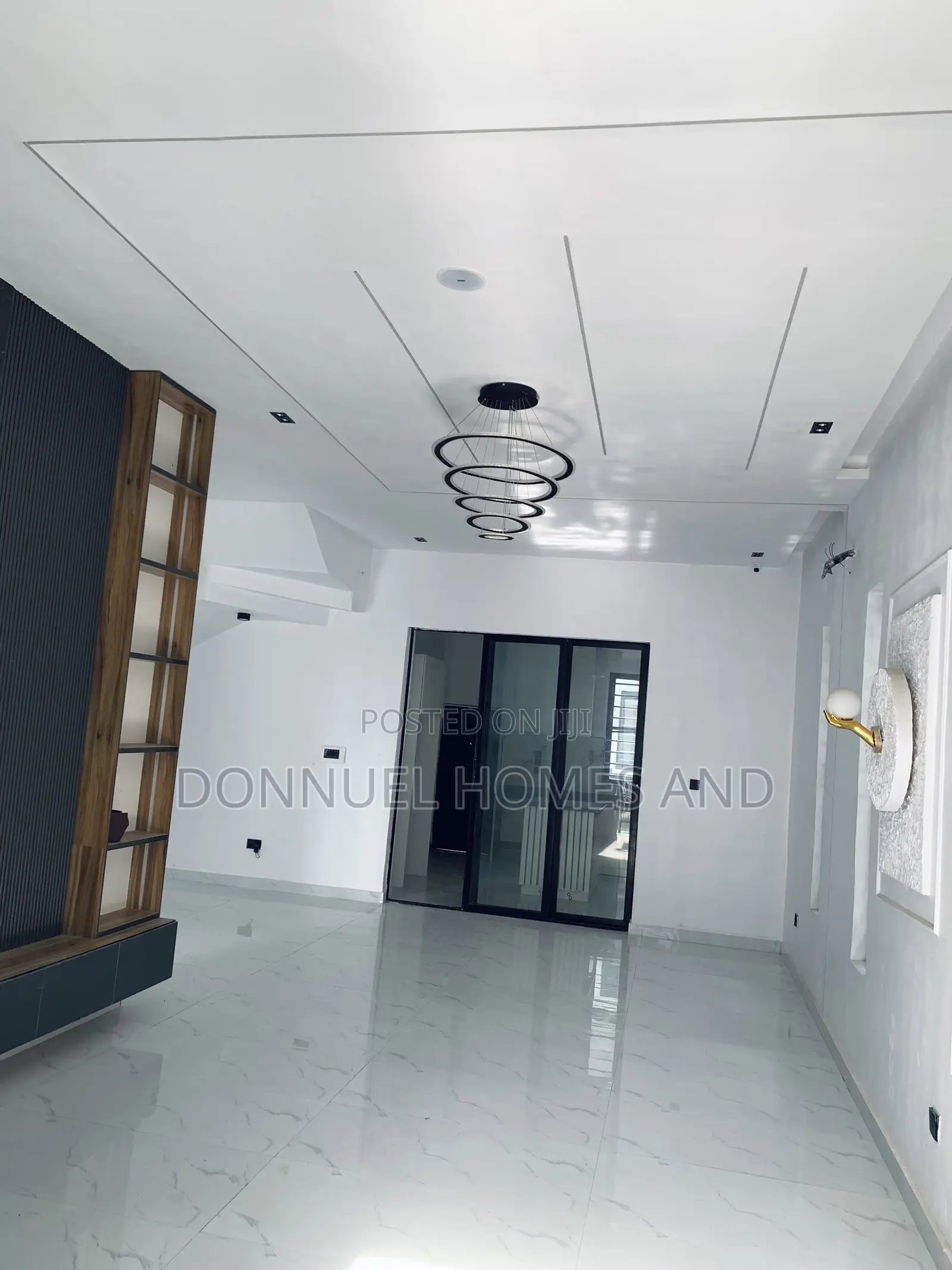 5bdrm Duplex in Ikota for sale