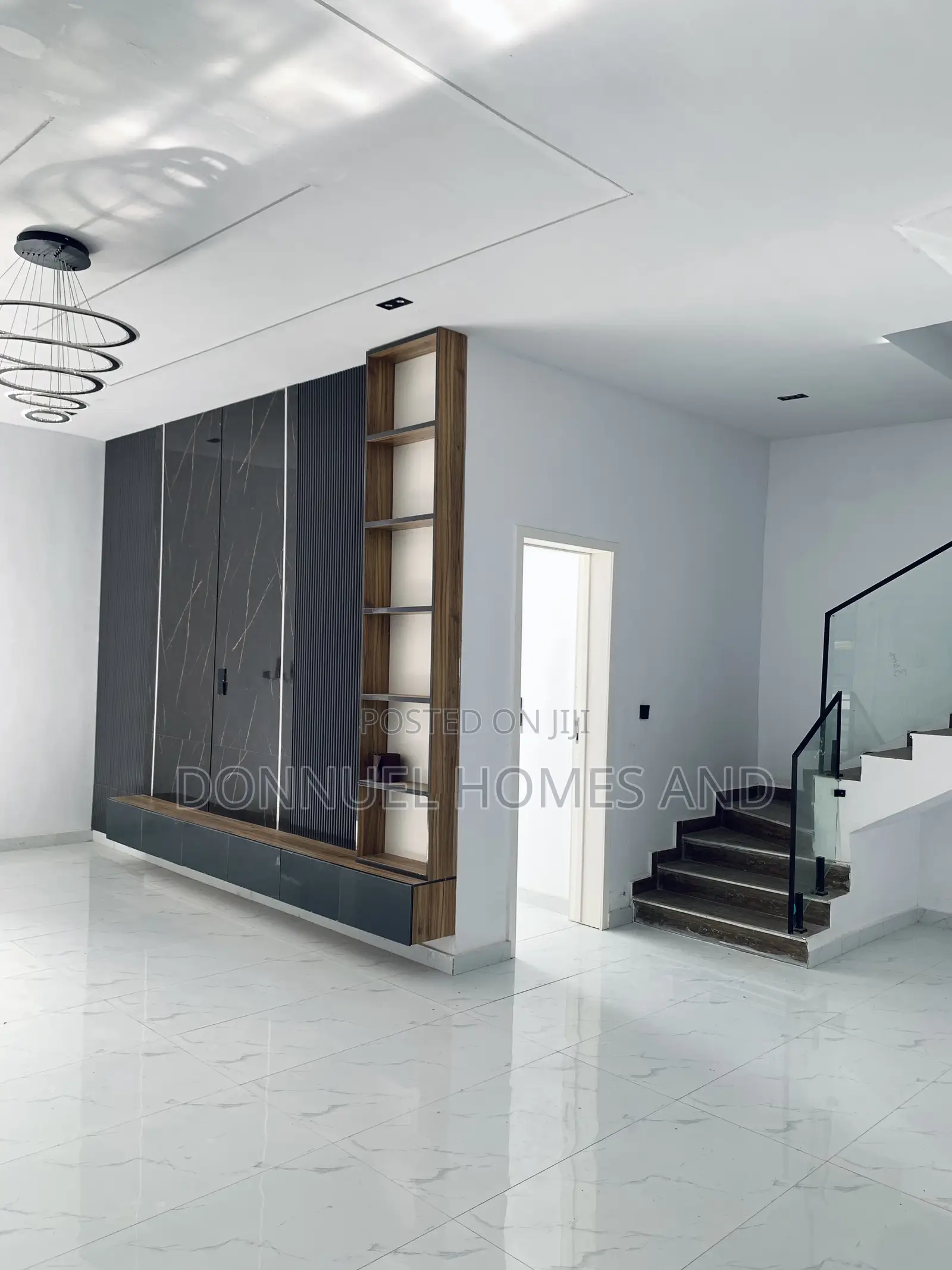 5bdrm Duplex in Ikota for sale