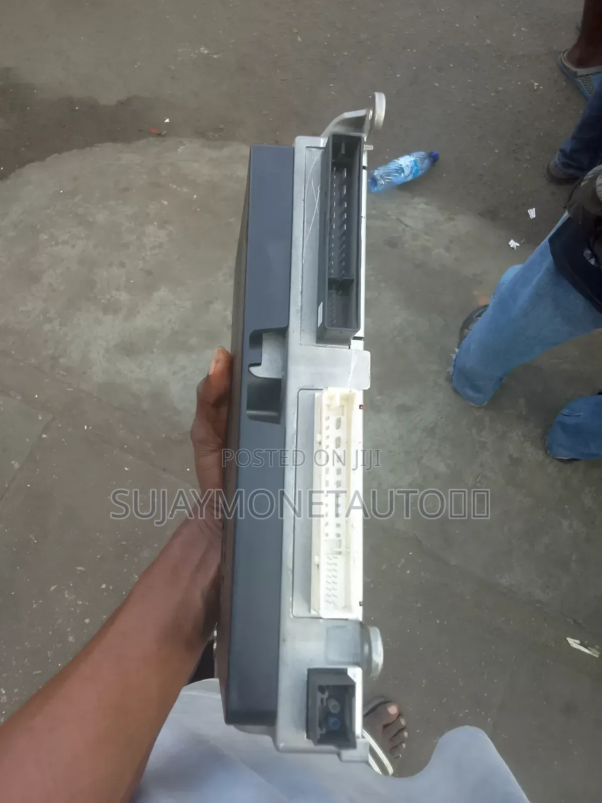 Mercedes-Benz Amplifier 221 S Class