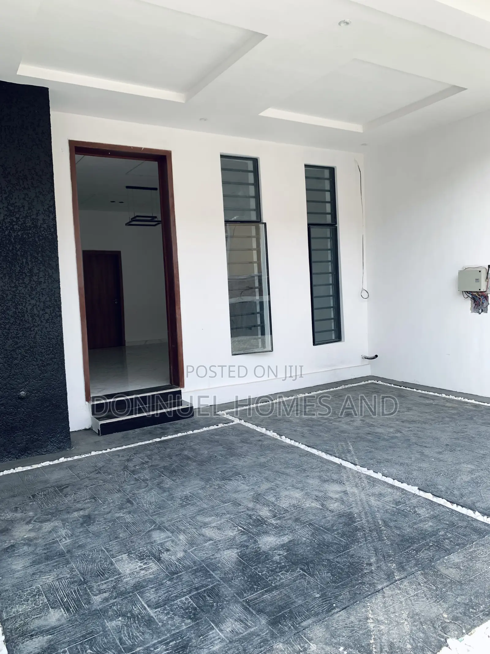 4bdrm Townhouse/Terrace in Ikota for sale