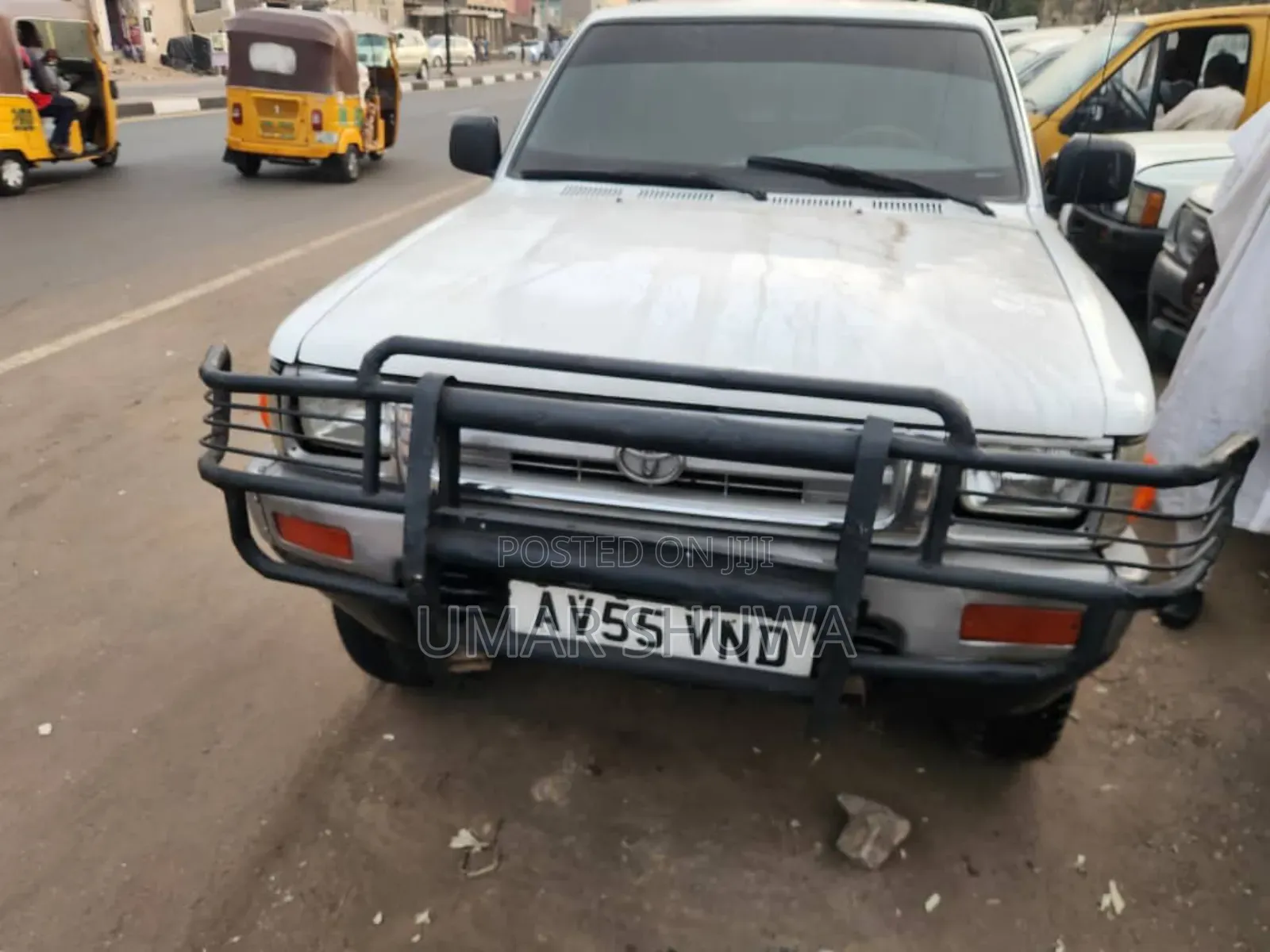Toyota Hilux 1998 White