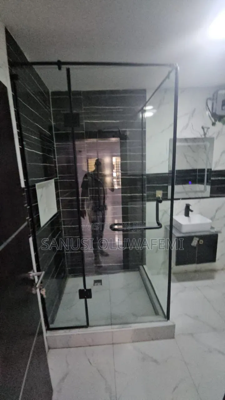 2bdrm Block of Flats in Ikate for sale