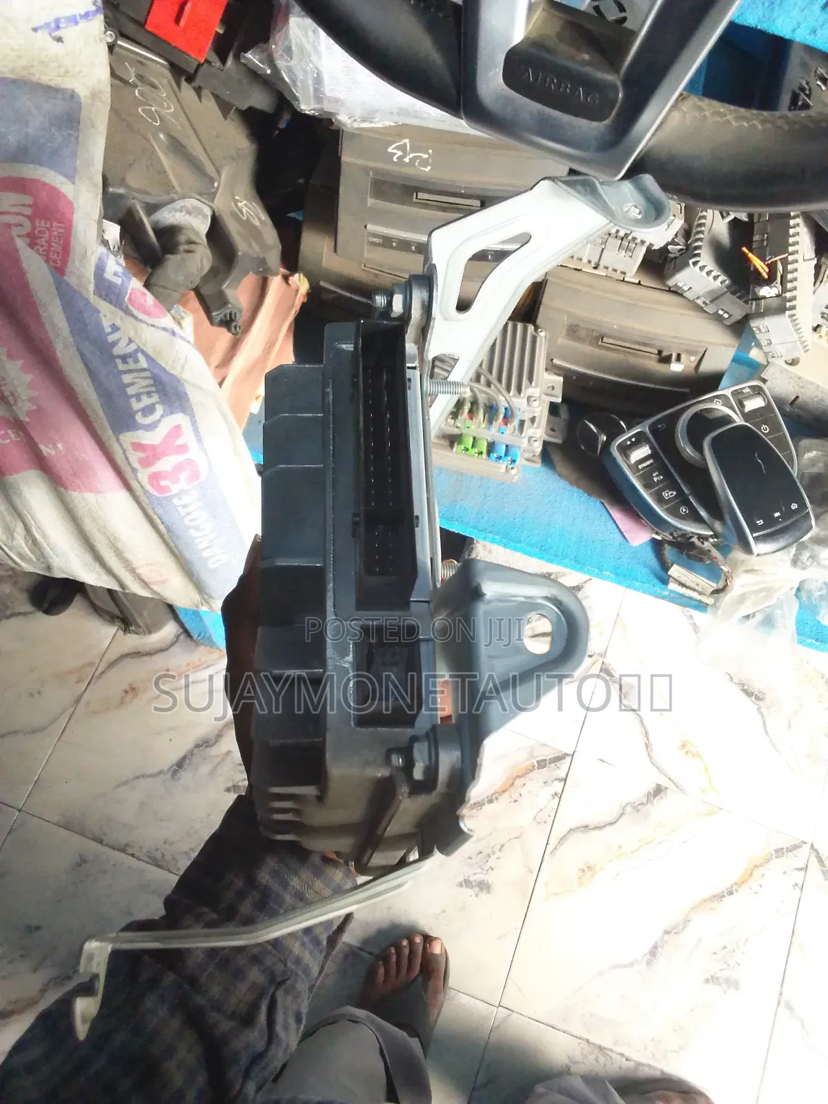 Mercedes Benz S Class 222 Amplifier