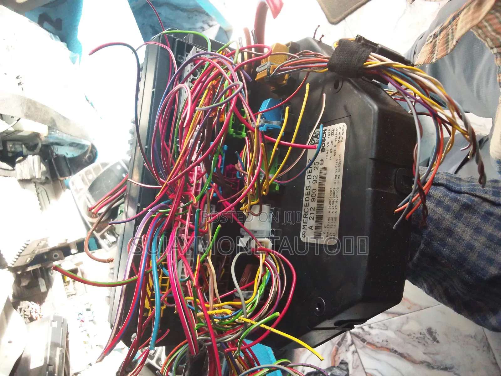 Mercedes Benz 212/204 Front Fuse Box