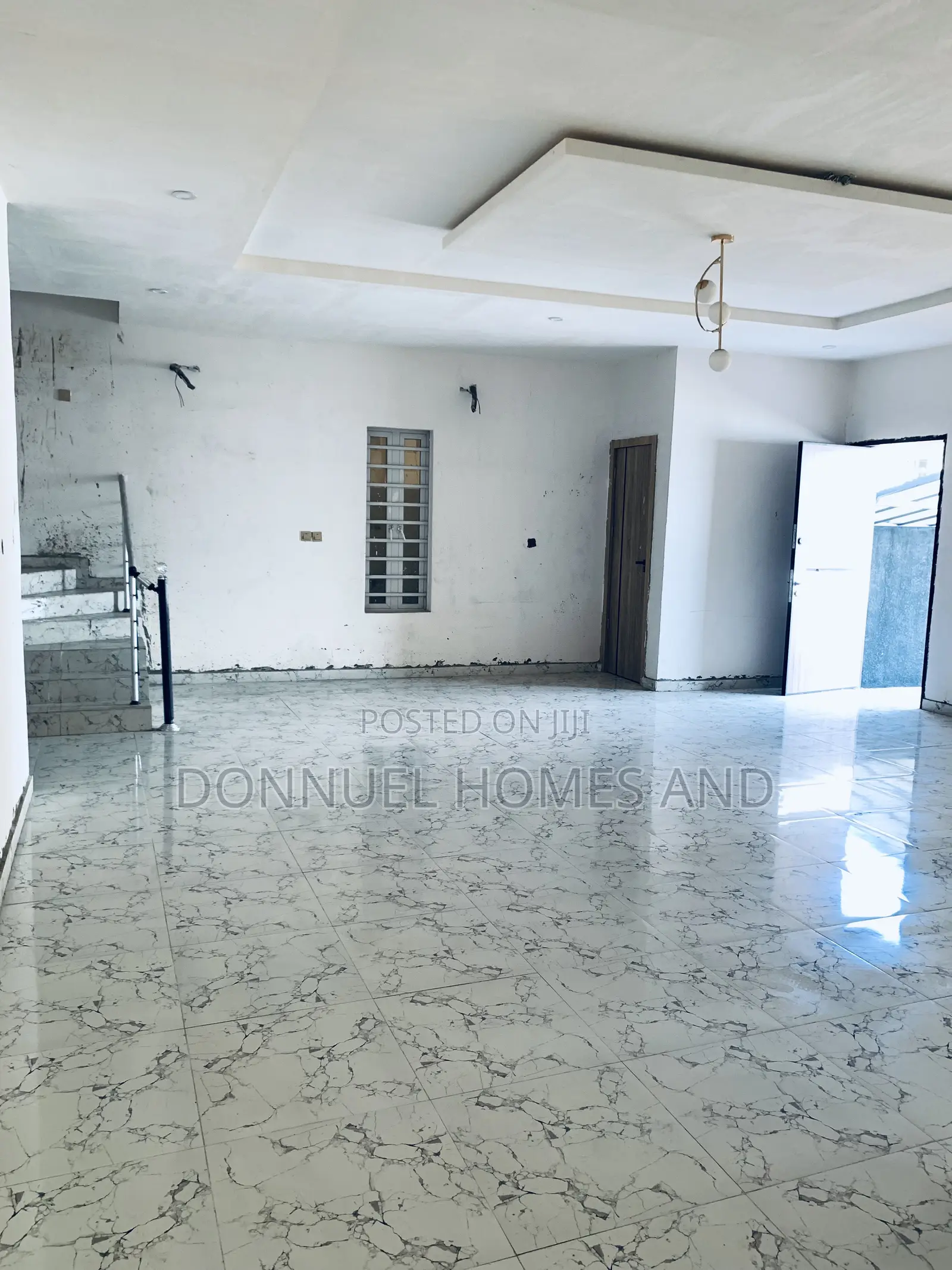 5bdrm Duplex in Lekki Expressway for sale