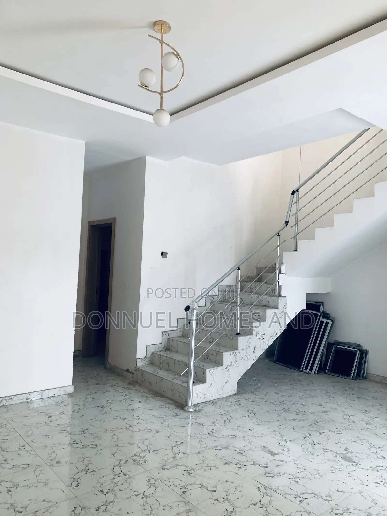 4bdrm Townhouse/Terrace in Lekki Expressway for sale