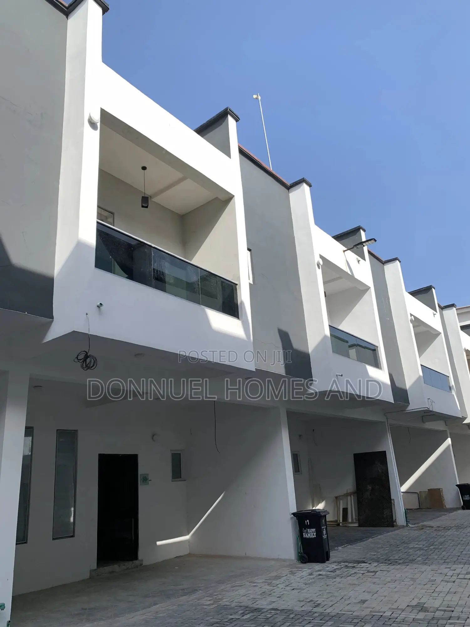 4bdrm Townhouse/Terrace in Lekki Expressway for sale