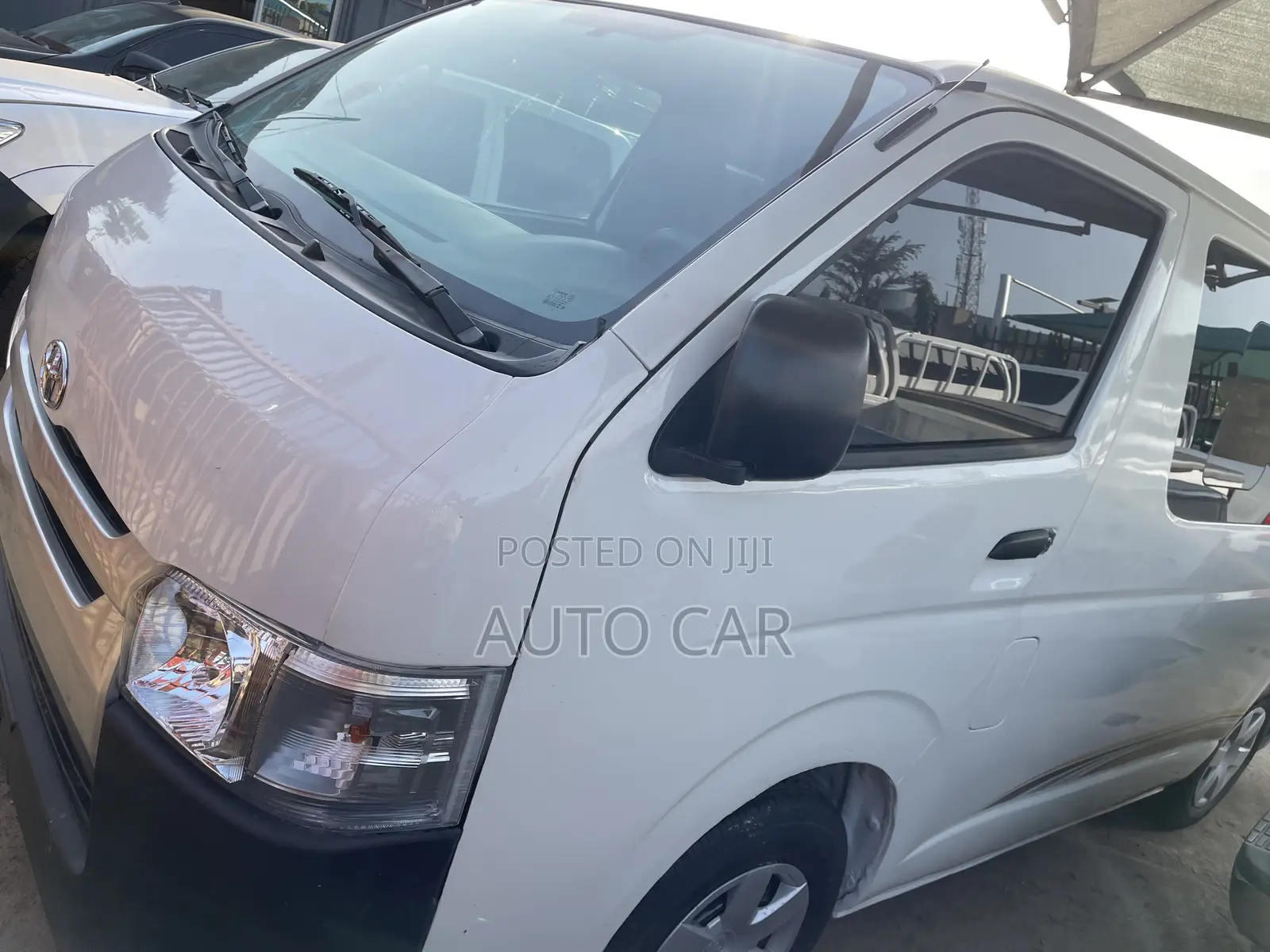 Toyota HiAce 2014 White