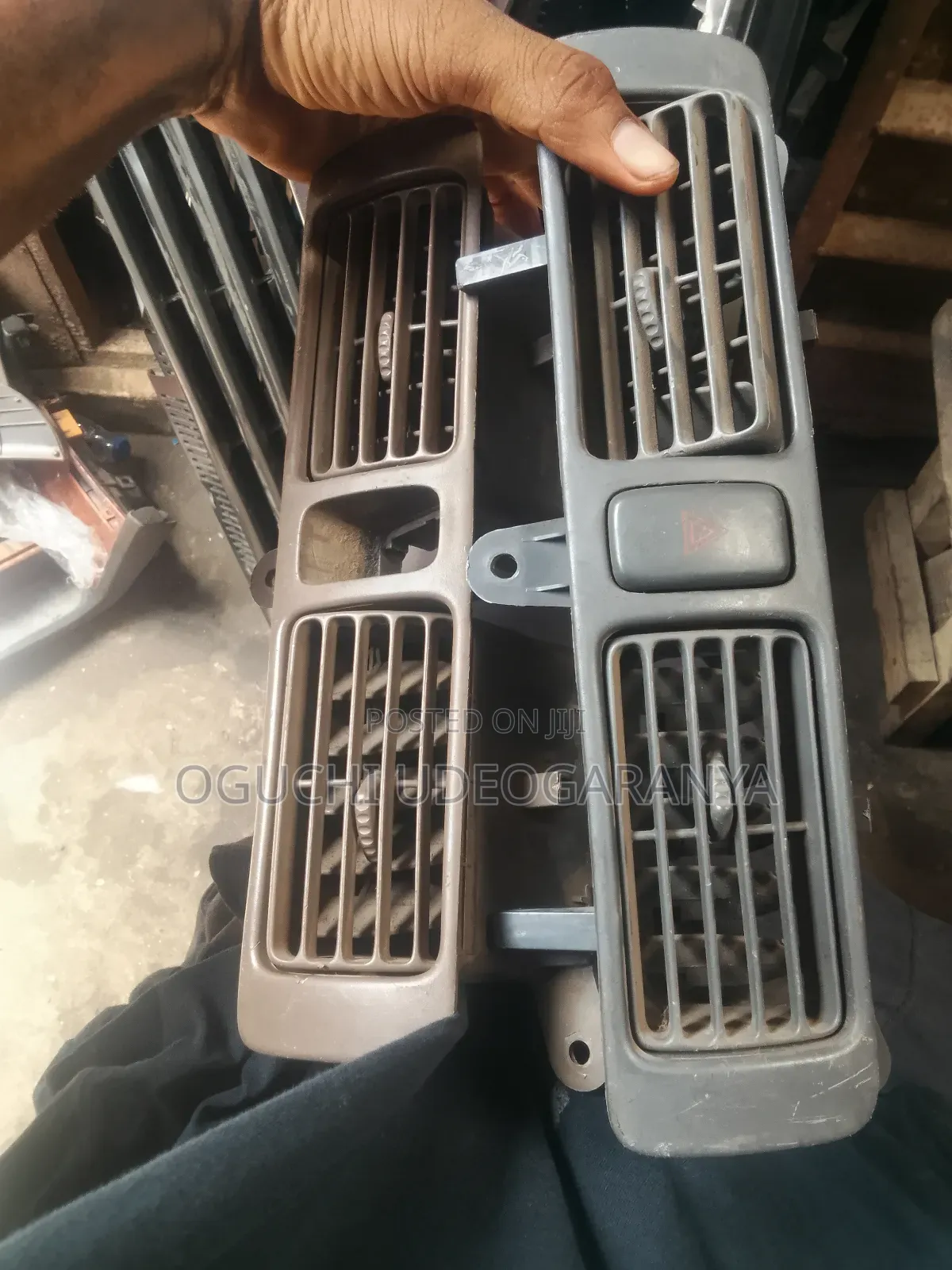 Center Vent for Toyota Camry 2000