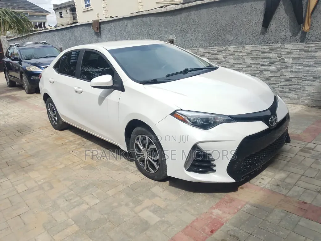 Toyota Corolla LE 4dr Sedan (1.8L 4cyl CVT) 2015 White