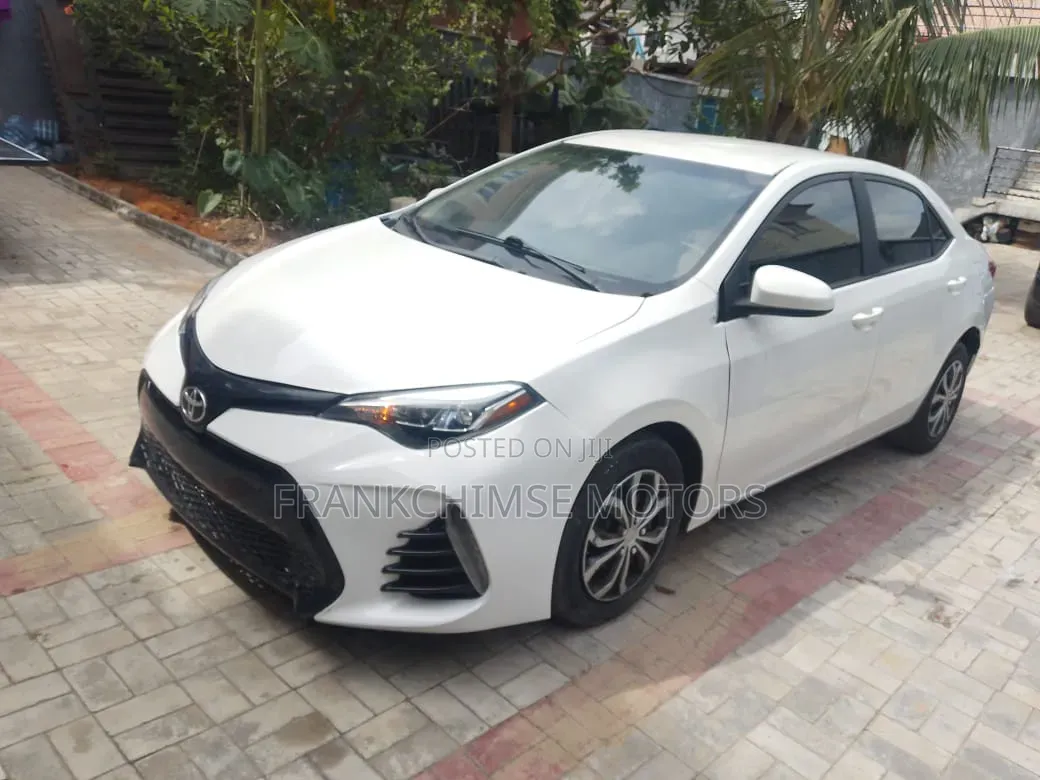 Toyota Corolla LE 4dr Sedan (1.8L 4cyl CVT) 2015 White