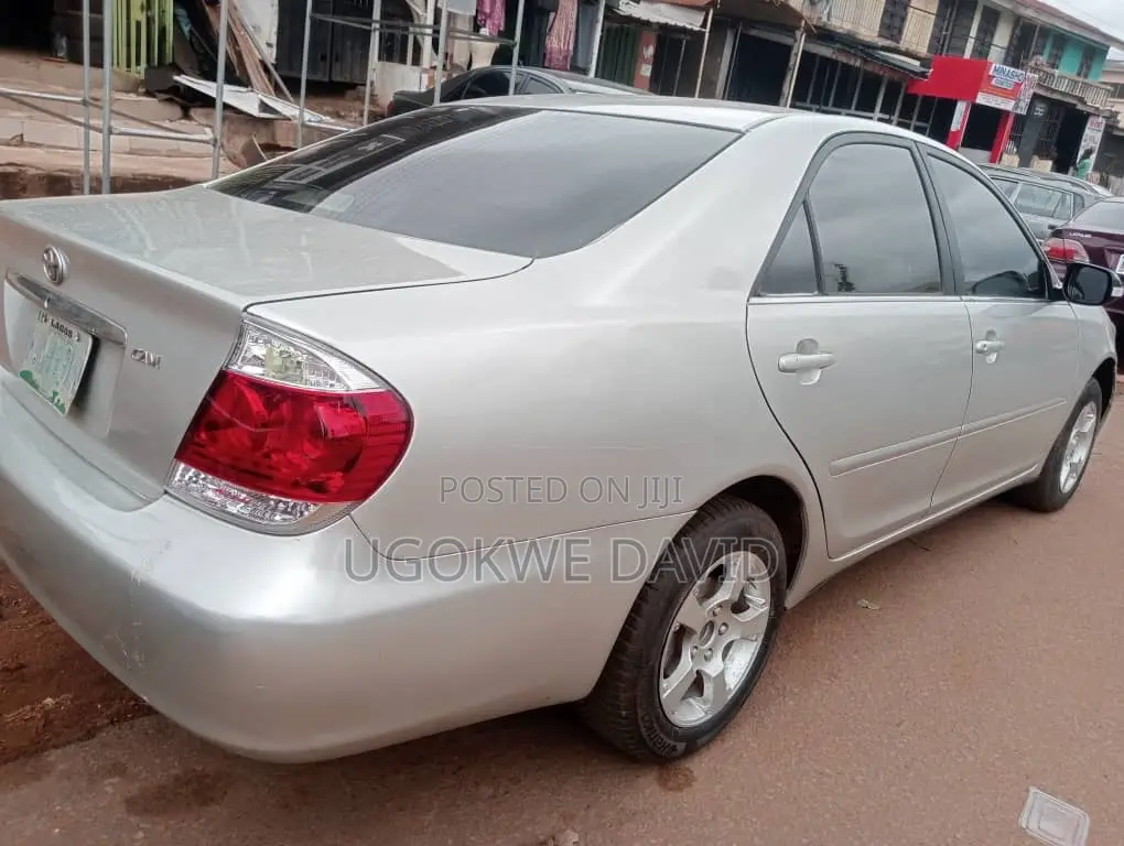 Toyota Camry 2005 Silver