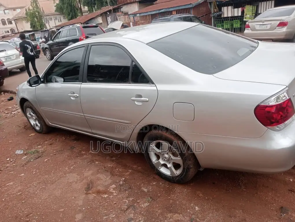 Toyota Camry 2005 Silver