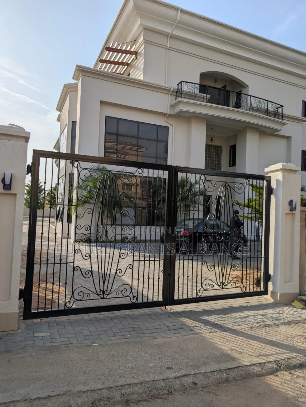 6bdrm Mansion in Maitama for sale
