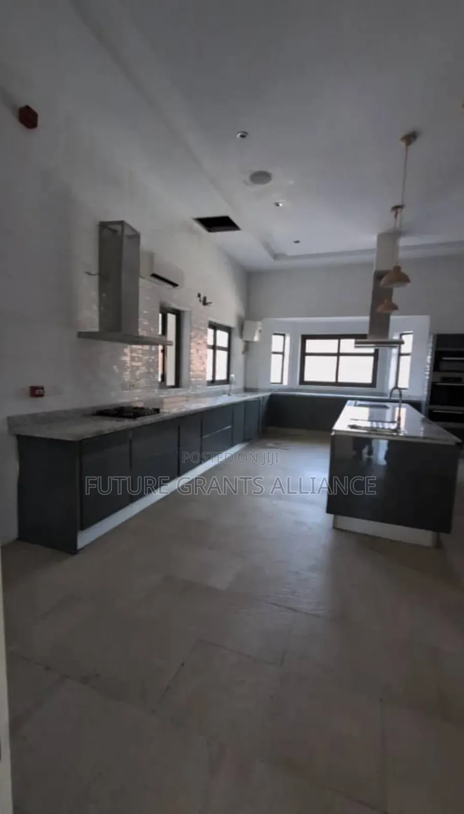 6bdrm Mansion in Maitama for sale