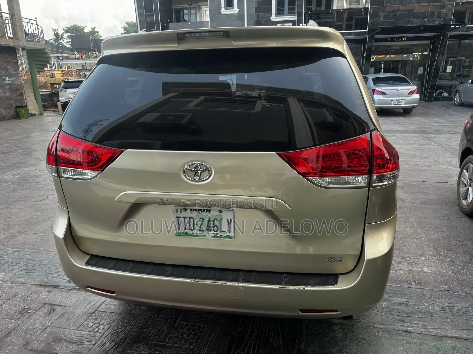Toyota Sienna XLE 7 Passenger 2011 Gold
